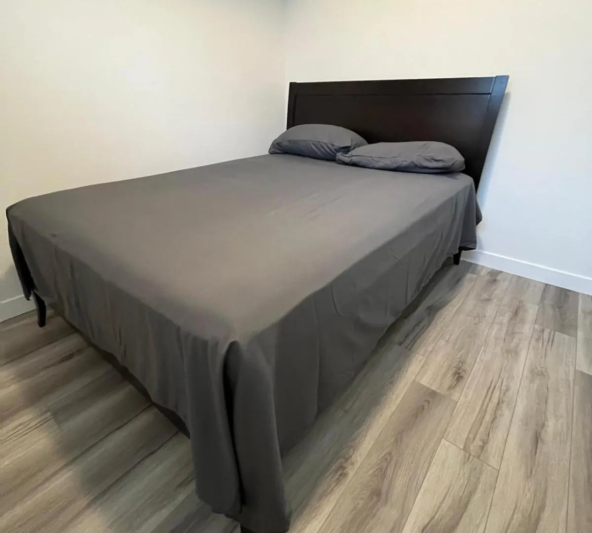 Cozy Two Bedroom Guest Basement Suite In Nw Calgary 0*,  Canada